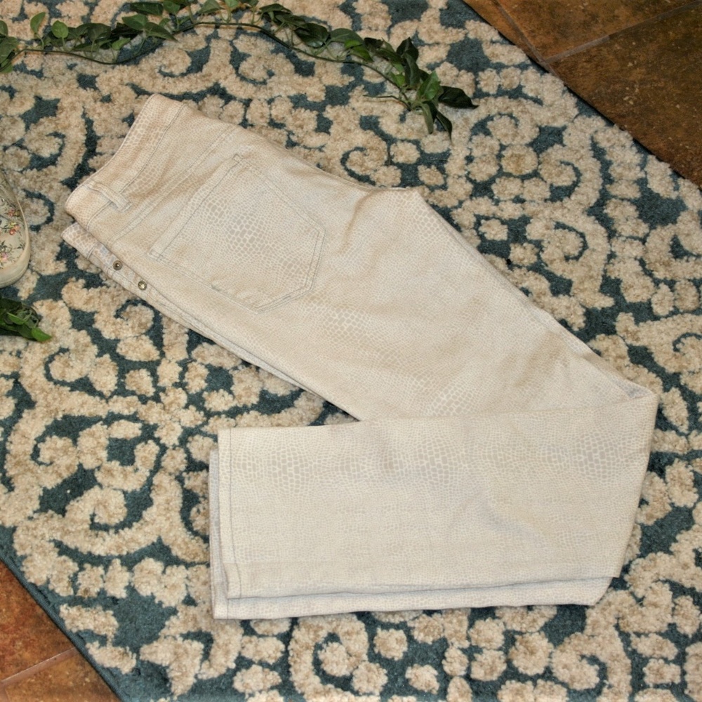 Liverpool jeans in a fun snakeskin look